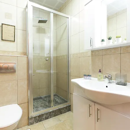 Istiklal اسطنبول