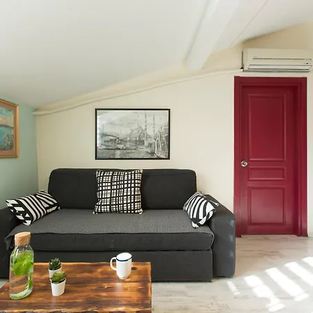 Istiklal * اسطنبول