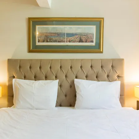 Istiklal Hotel *