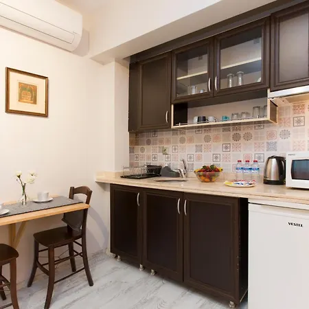 Istiklal איסטמבול