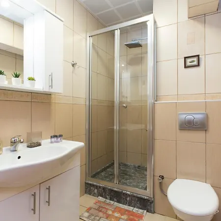 Istiklal * איסטמבול